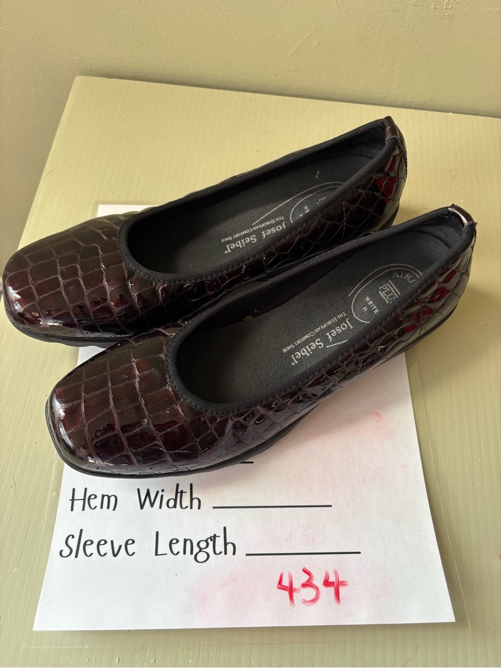 Josef Seibel Burgundy Croc-Embossed Slip-On wedge Sz 39 - Picture 9 of 9